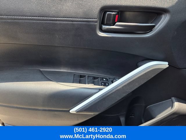 Used 2025 Toyota Corolla Cross LE AWD/4WD image 33
