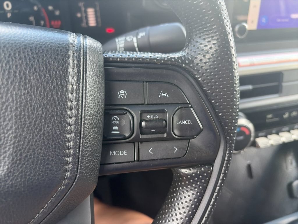 Used 2025 Toyota Tacoma SR5 AWD/4WD image 28