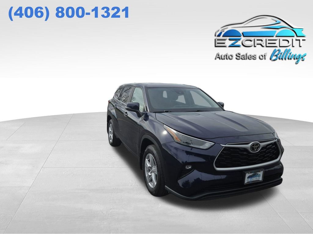 Used 2024 Toyota Highlander LE image 1