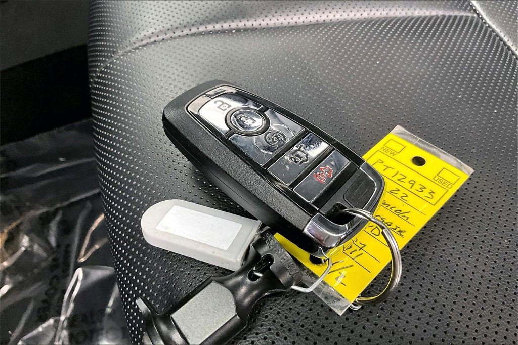 Used 2022 Lincoln Corsair AWD w/ Equipment Group 101A image 11