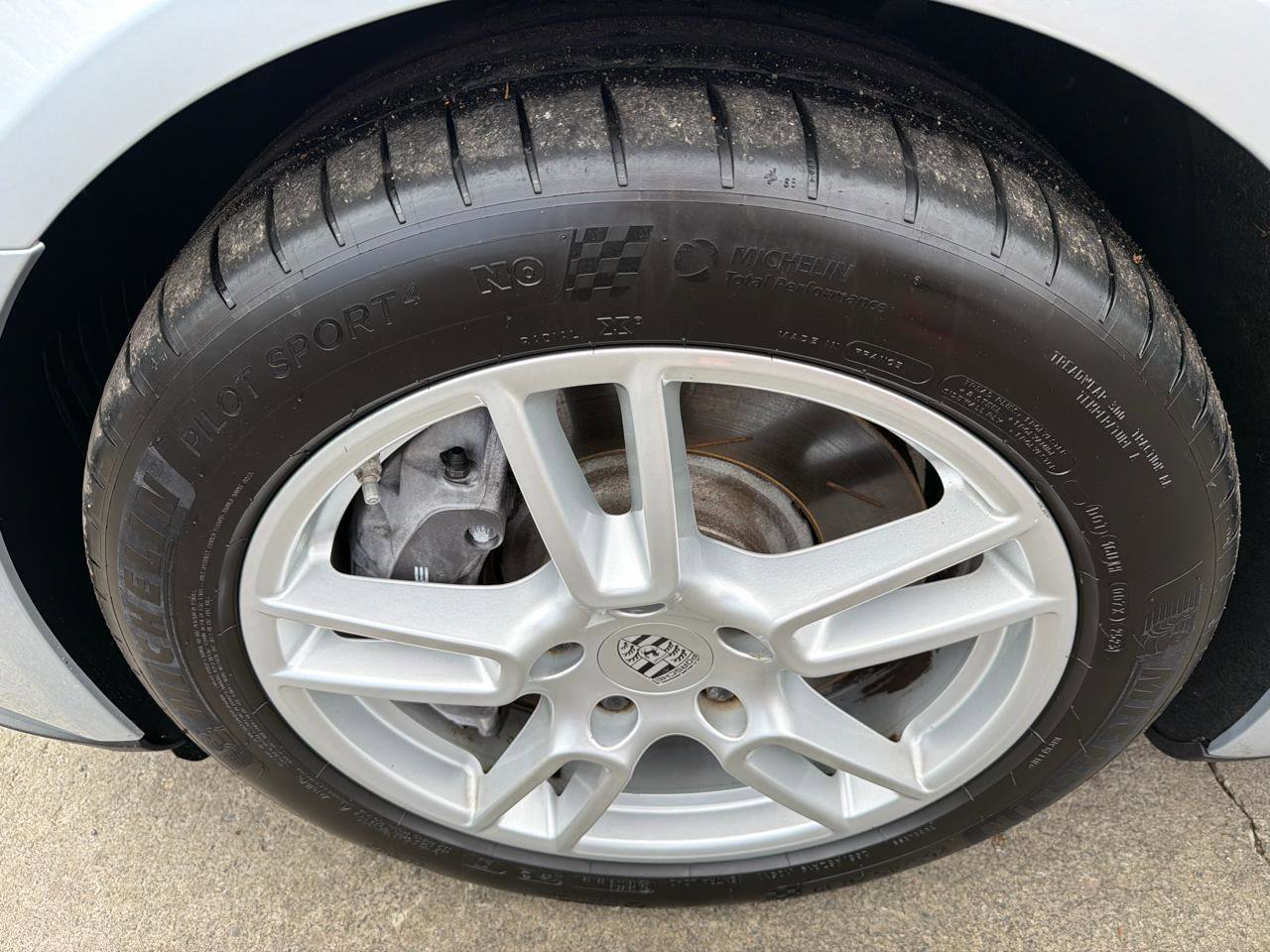 Used 2018 Porsche Panamera 4 AWD/4WD image 19