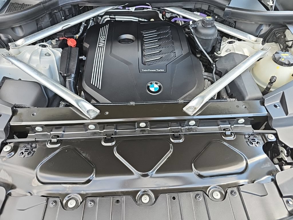 Used 2021 BMW X5 xDrive40i w/ Convenience Package AWD/4WD image 39