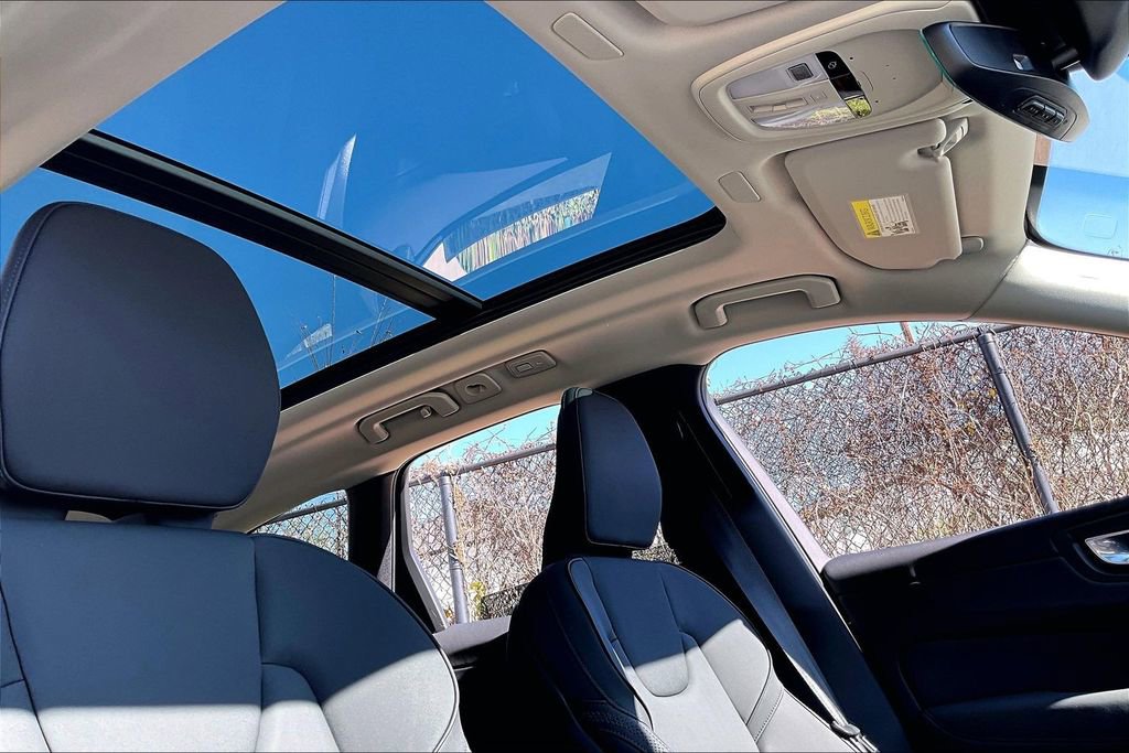 New 2026 Volvo XC60 B5 Plus w/ Protection Package Premier AWD/4WD image 35