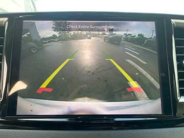 Used 2023 Chrysler Pacifica Touring-L image 22