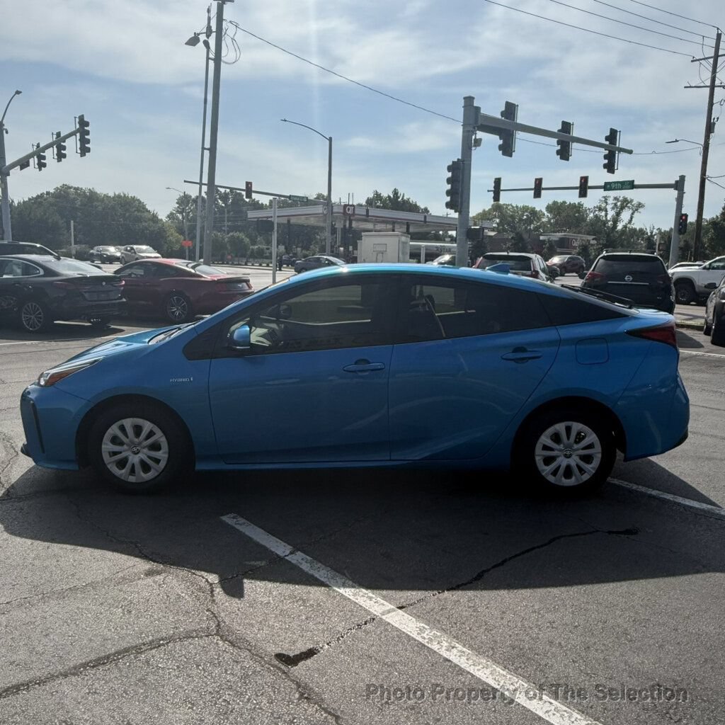 Used 2019 Toyota Prius LE FWD image 9