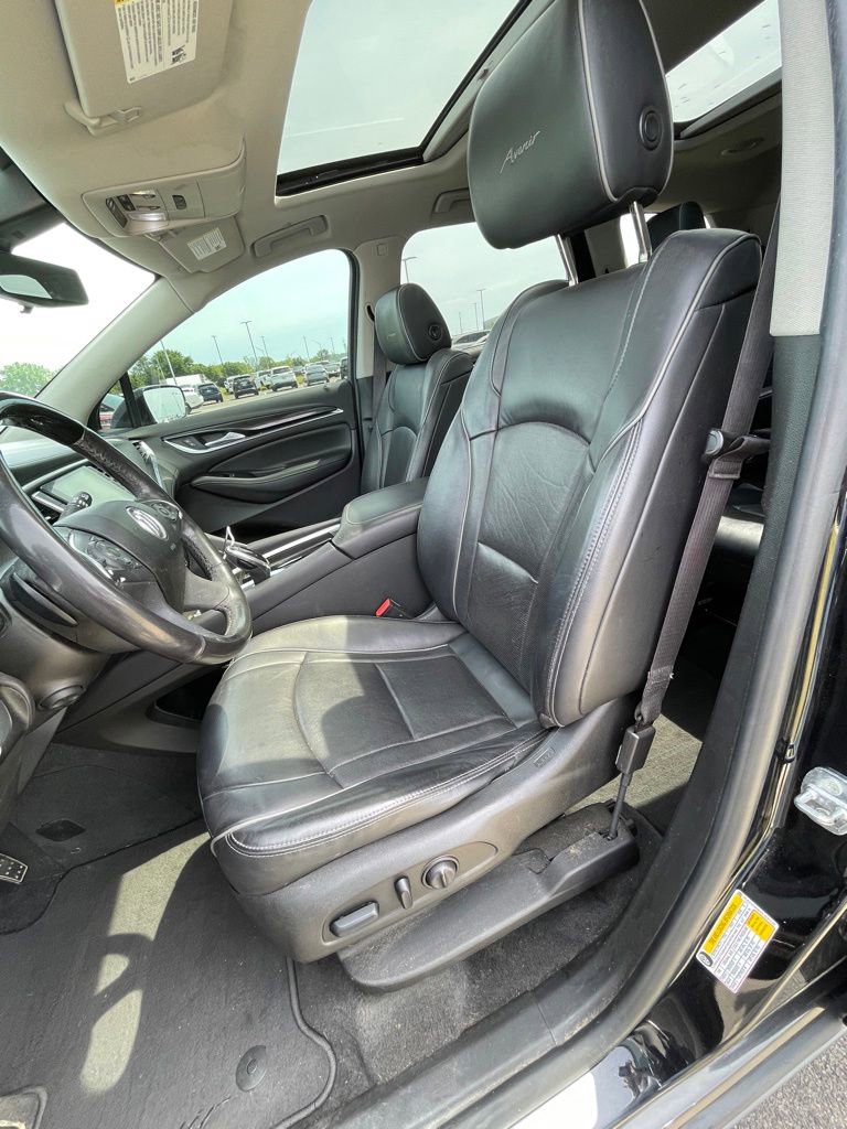 Used 2019 Buick Enclave Avenir w/ Avenir Technology Package AWD/4WD image 10