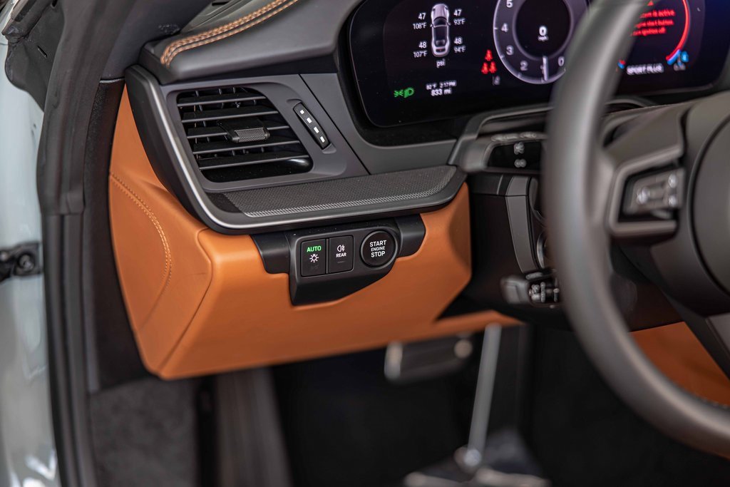 Used 2025 Porsche 911 Carrera image 19