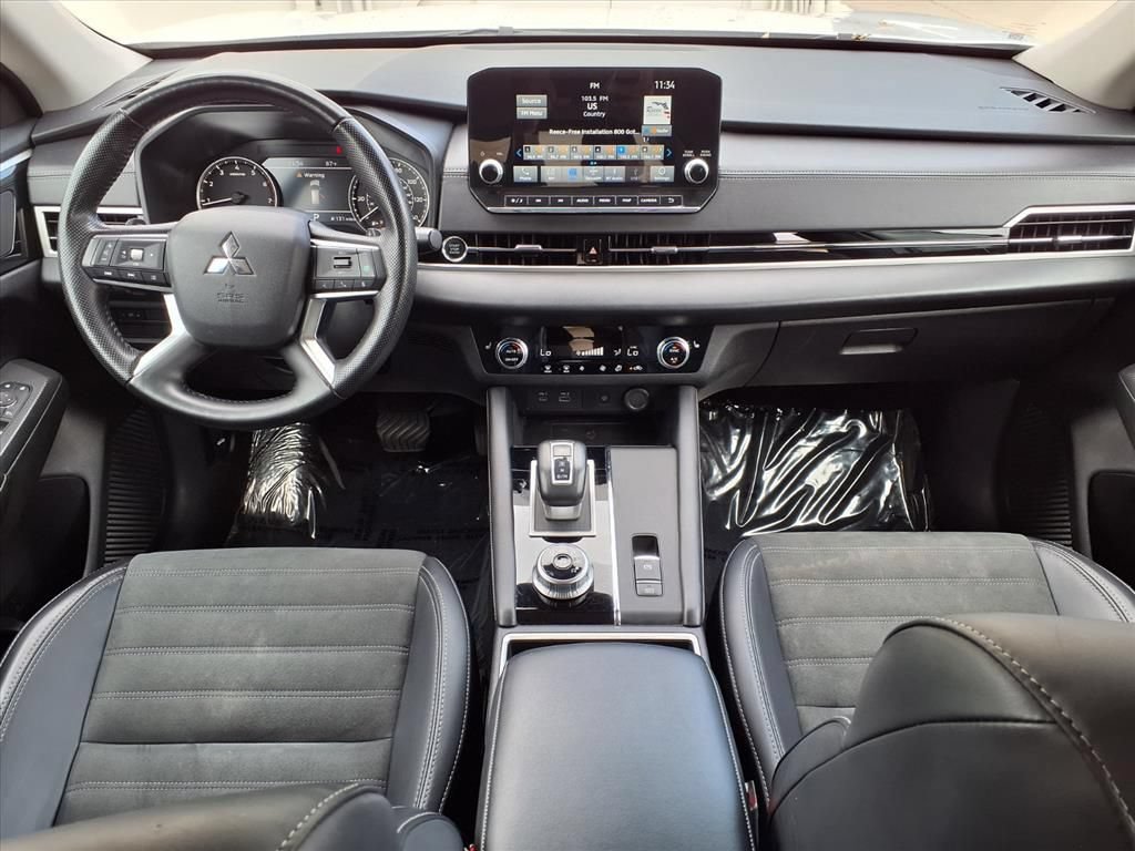 Used 2024 Mitsubishi Outlander SE FWD image 13