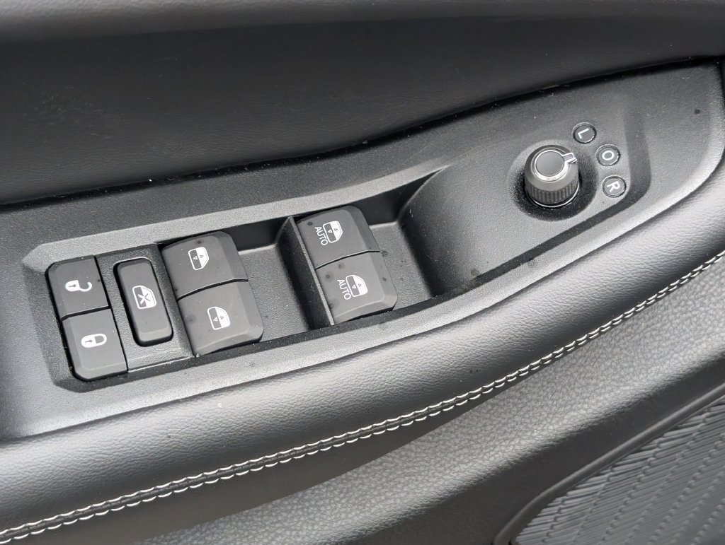 New 2026 Jeep Grand Cherokee Altitude RWD image 10
