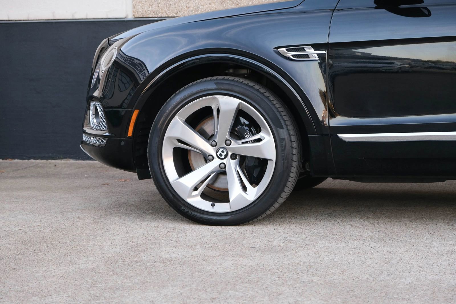 Used 2018 Bentley Bentayga image 8