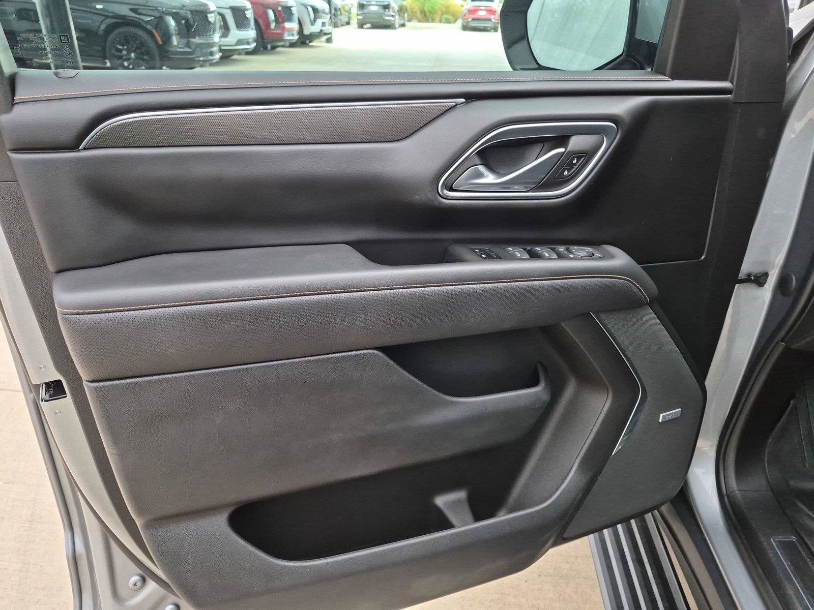 Used 2023 GMC Yukon AT4 w/ AT4 Premium Package AWD/4WD image 16