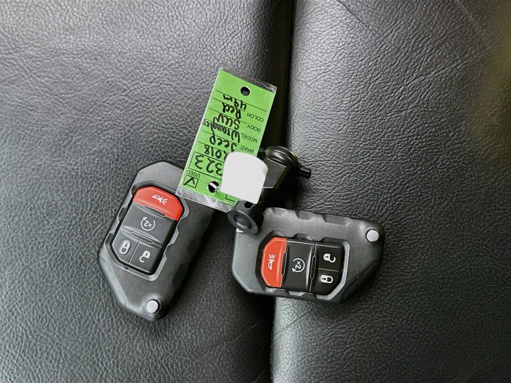 Used 2018 Jeep Wrangler Unlimited Rubicon AWD/4WD image 36