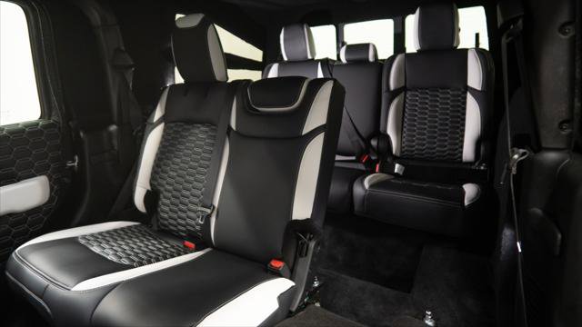 Used 2025 Jeep Gladiator Sport image 15