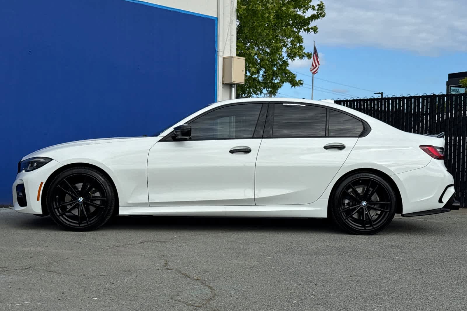 Used 2022 BMW 330i Sedan w/ M Sport Package RWD image 6