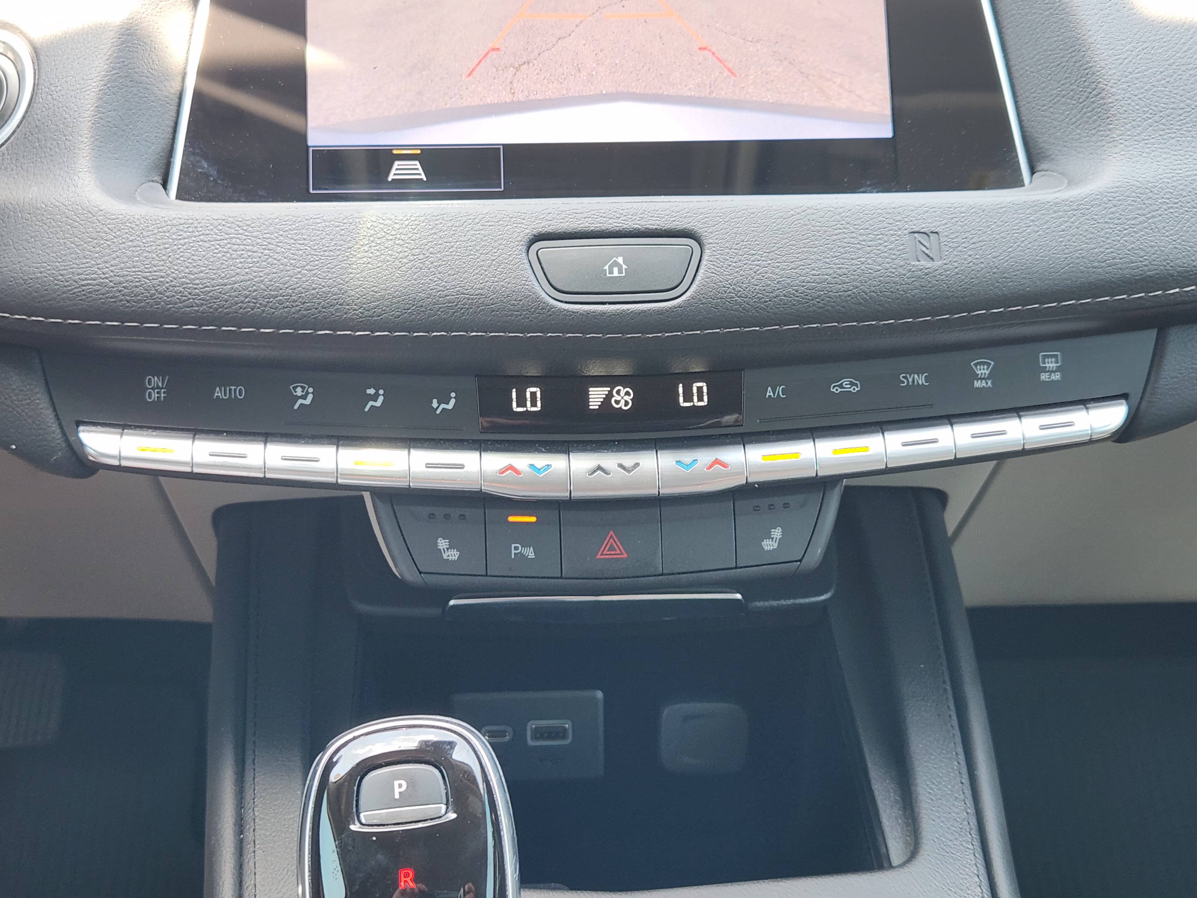 Used 2021 Cadillac XT4 Luxury w/ Cold Weather Package FWD image 20
