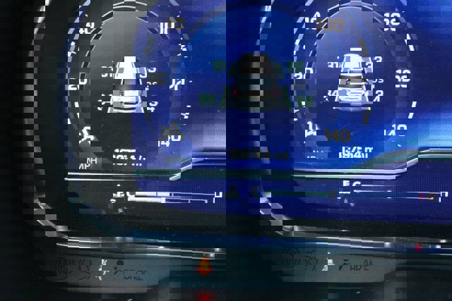 Used 2023 Chevrolet Suburban Premier image 12