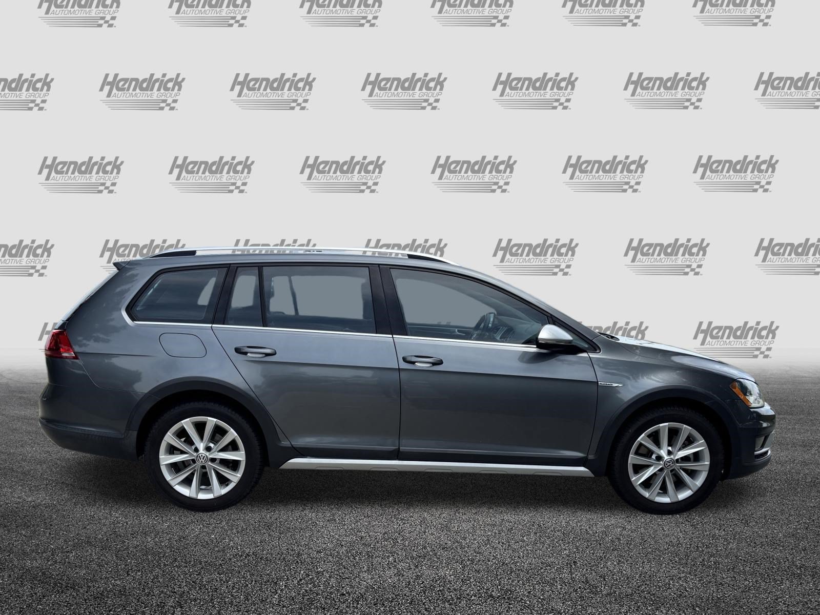 Used 2017 Volkswagen Golf Alltrack S AWD/4WD image 11