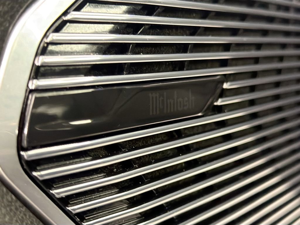 Used 2021 Jeep Grand Cherokee L Summit w/ Luxury Tech Group V image 19