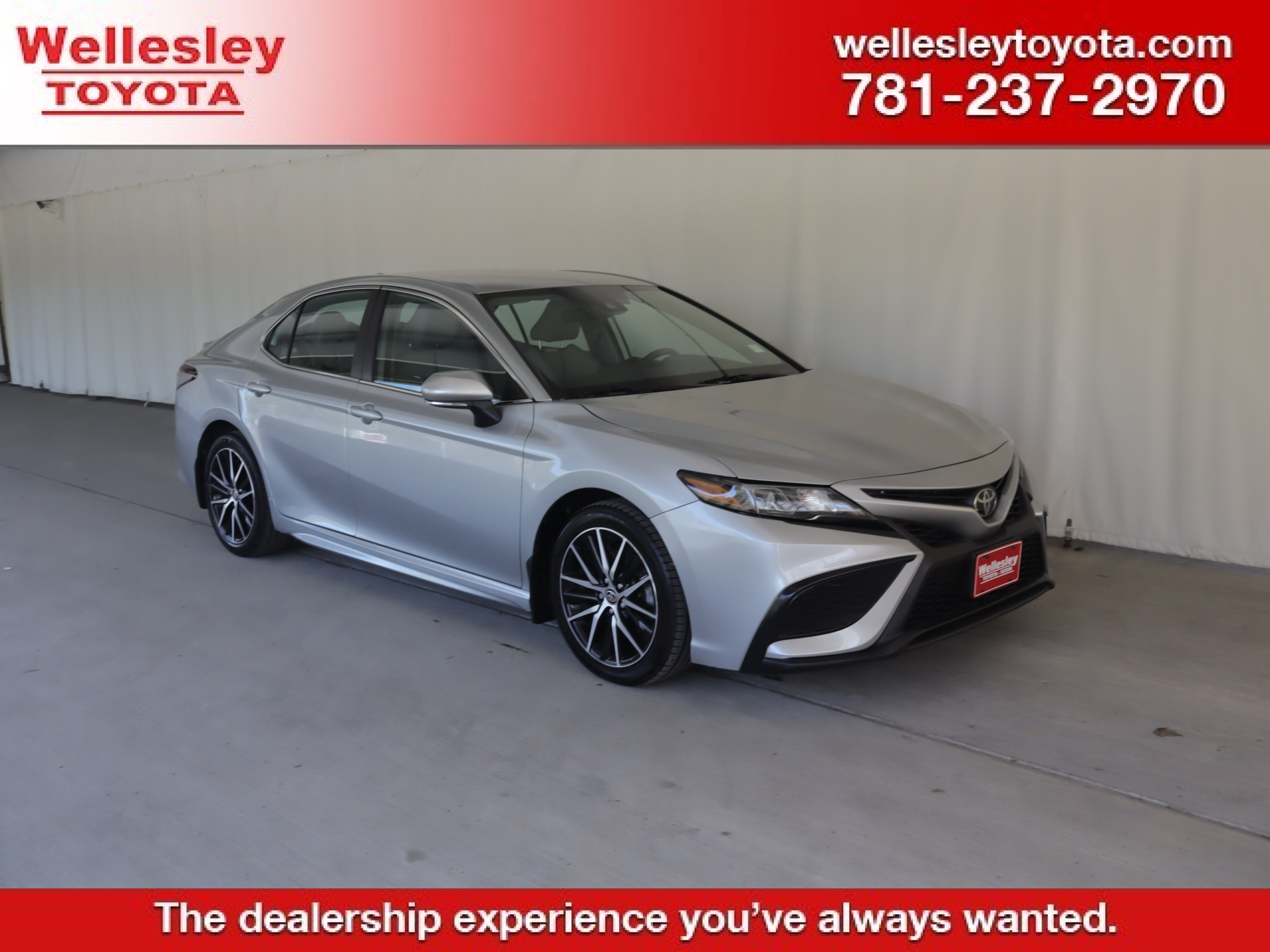 Used 2023 Toyota Camry SE