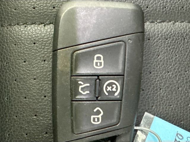 Used 2022 Volkswagen Tiguan SE image 17