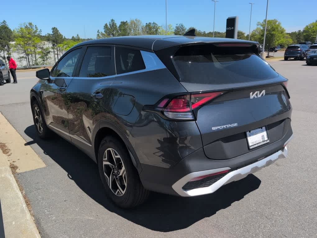 Used 2025 Kia Sportage LX image 8