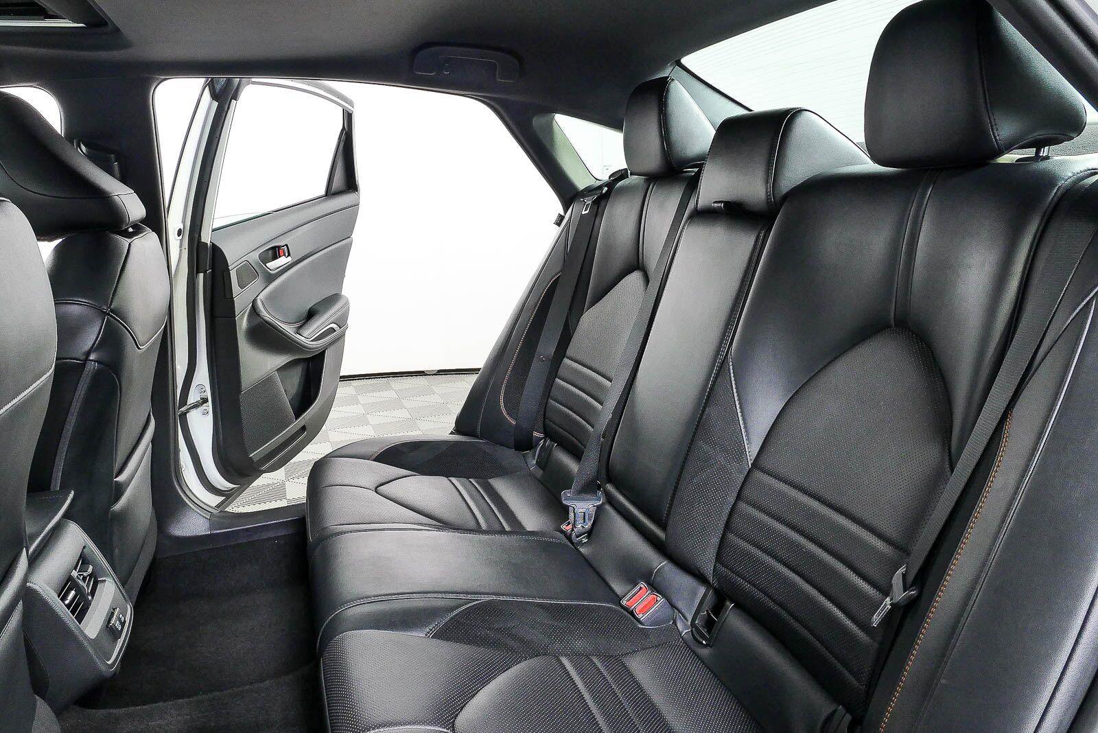 Used 2021 Toyota Avalon XSE FWD image 19