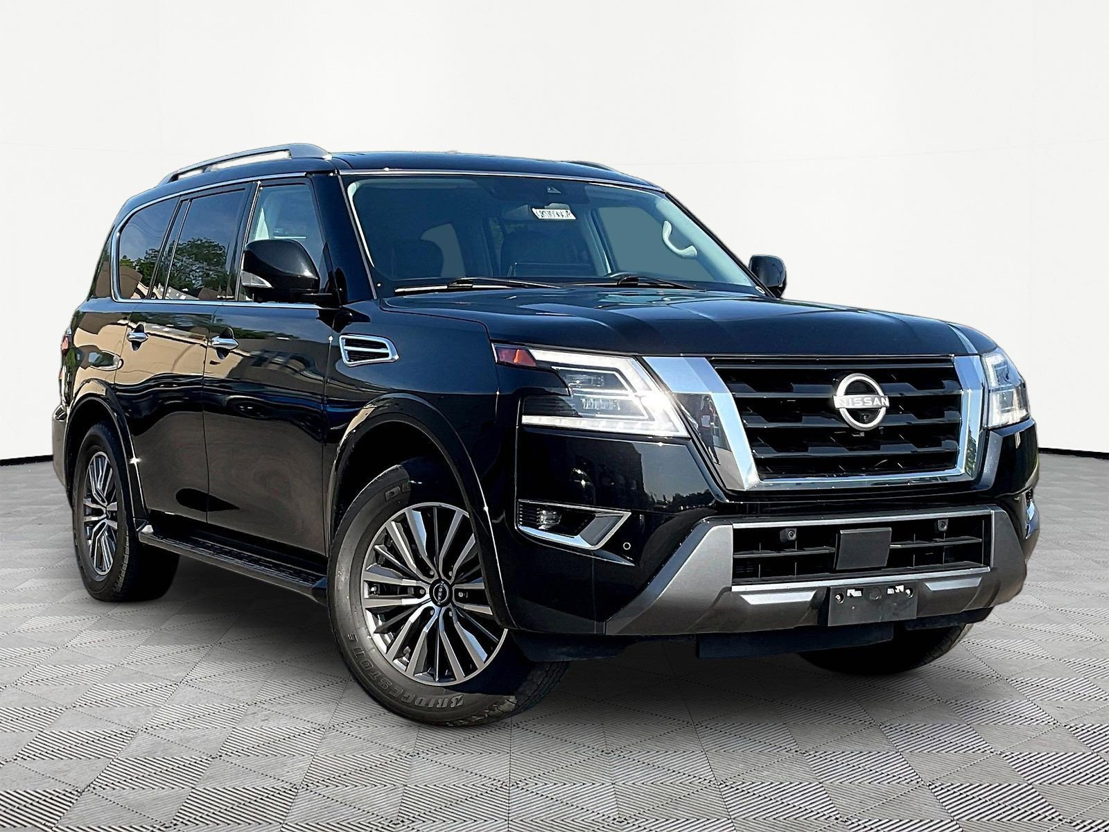 Used 2024 Nissan Armada SL AWD/4WD image 3