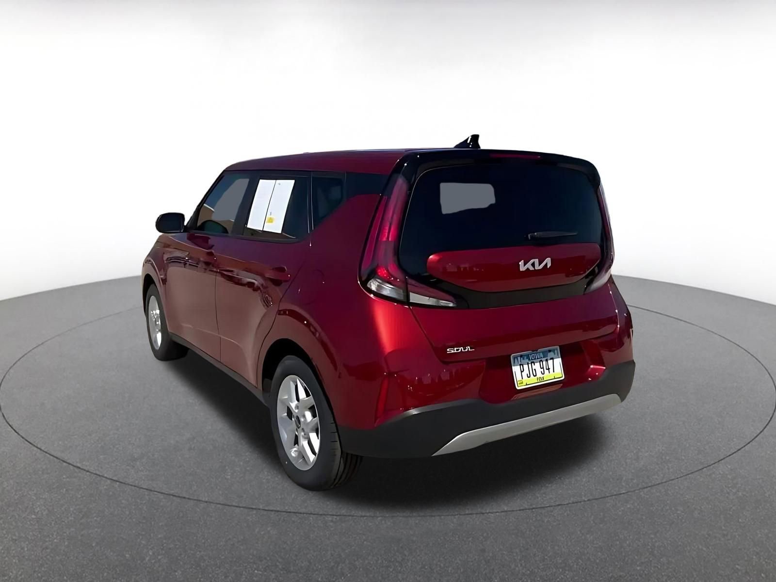 Used 2025 Kia Soul LX w/ LX Technology Package FWD image 11