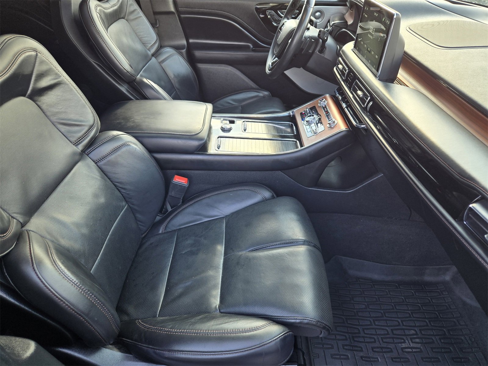 Used 2022 Lincoln Aviator Reserve w/ Equipment Group 201A image 12