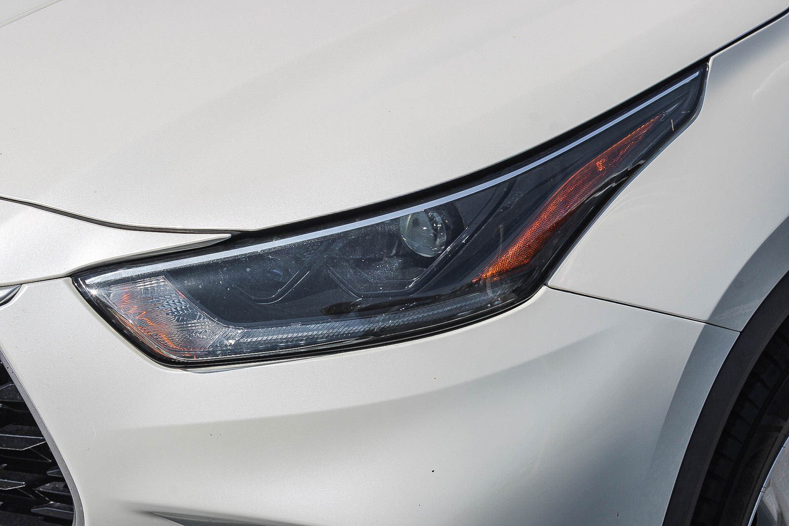 Used 2021 Toyota Highlander L FWD image 5