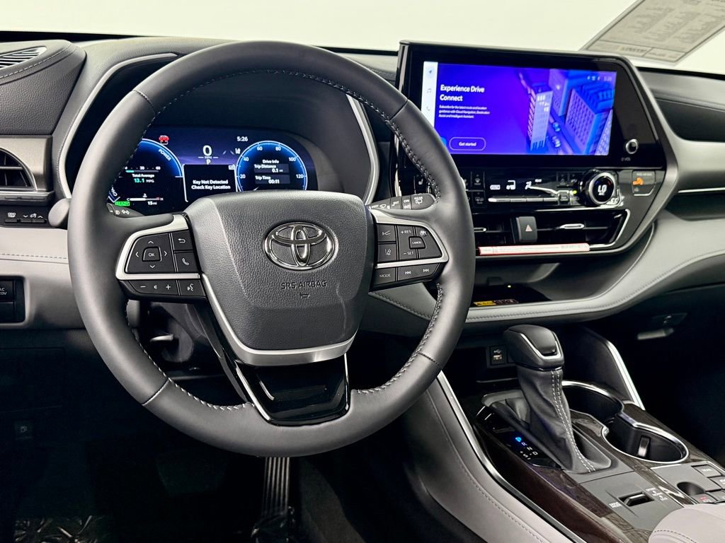 Used 2026 Toyota Highlander Limited image 35