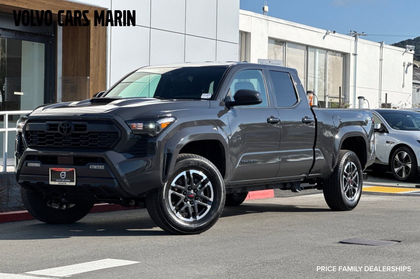Used 2025 Toyota Tacoma TRD Sport AWD/4WD image 1
