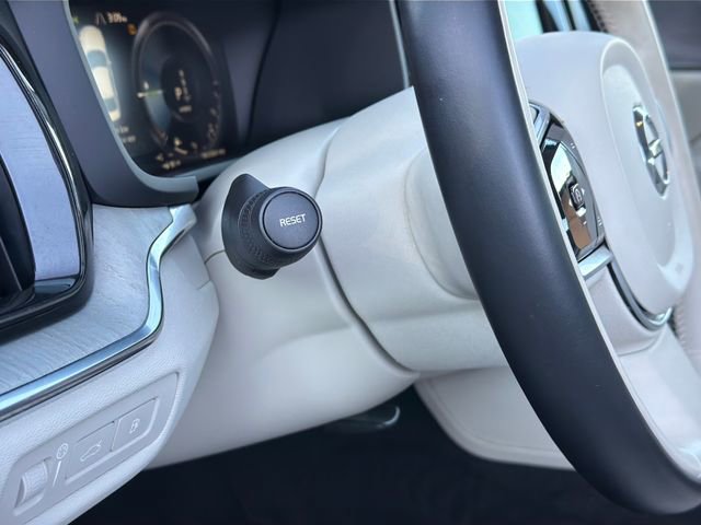 Used 2022 Volvo S60 T8 Inscription w/ Climate Package image 28