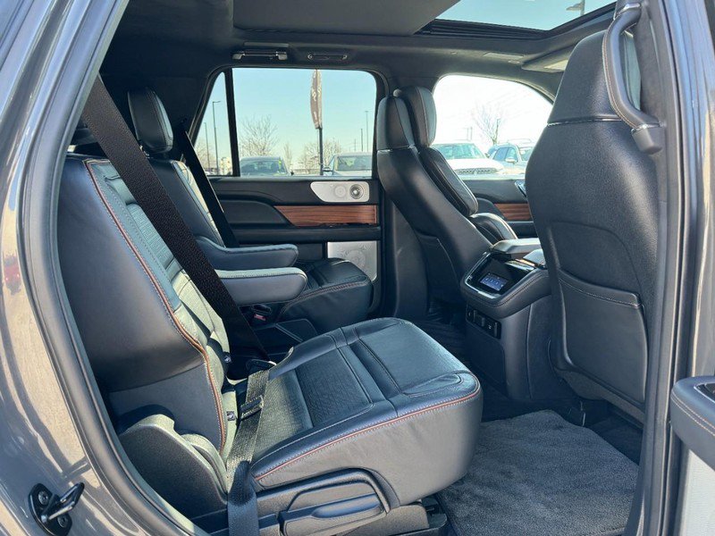 Used 2022 Lincoln Navigator Black Label image 13