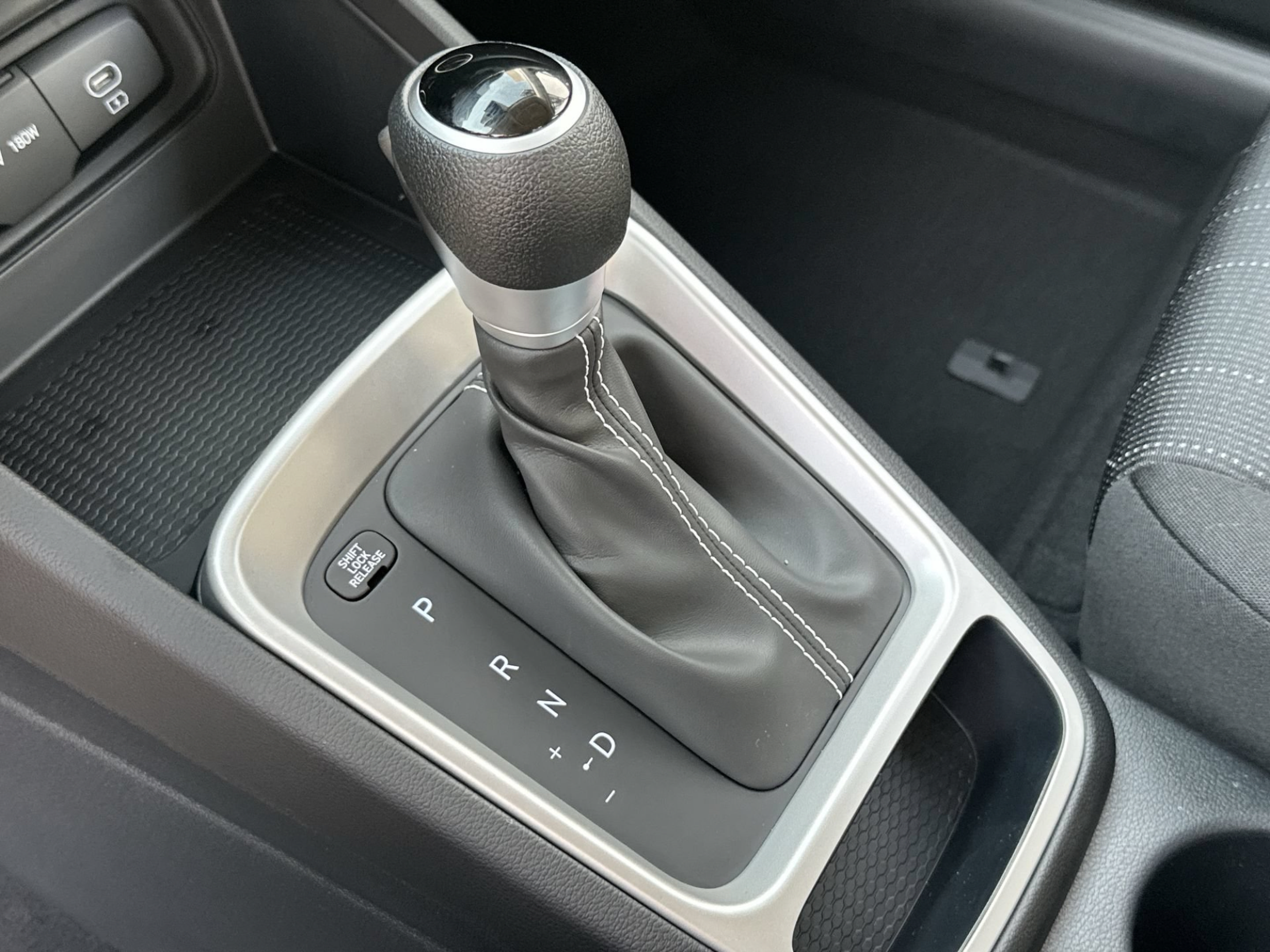 New 2026 Hyundai Venue SE FWD image 21