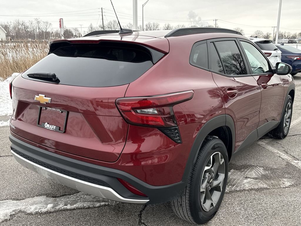 Used 2024 Chevrolet Trax LT image 8