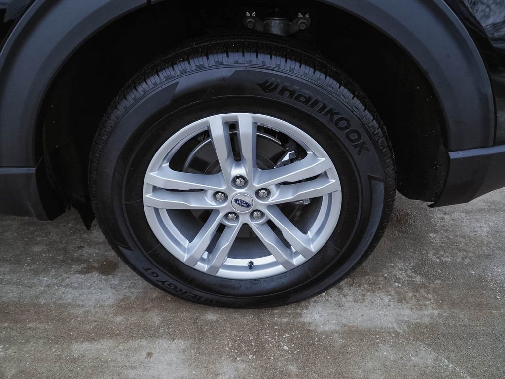 Used 2023 Ford Explorer XLT image 40