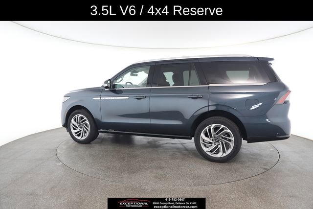 Used 2025 Lincoln Navigator Reserve image 8