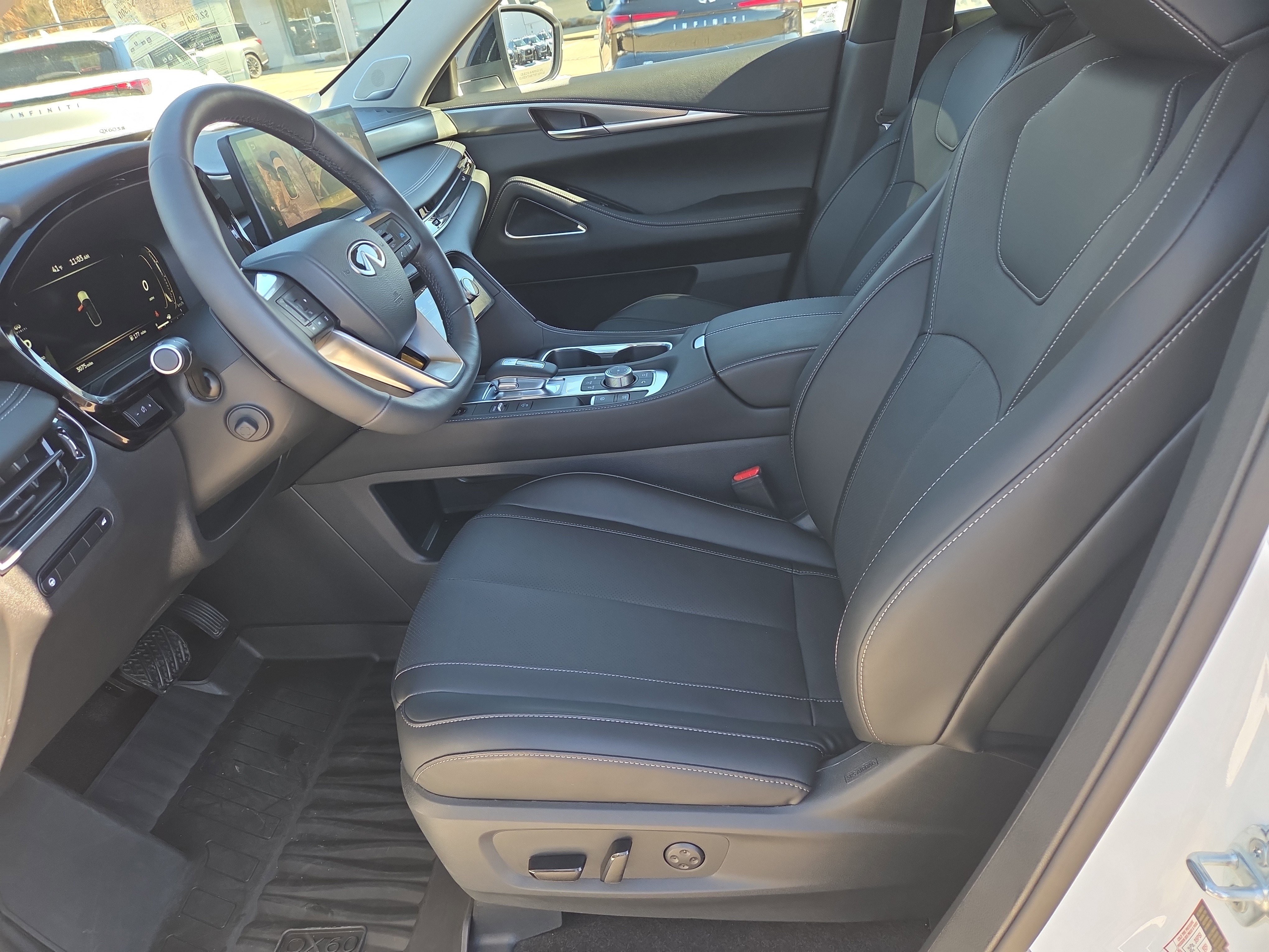 Used 2026 INFINITI QX60 Luxe w/ Cargo Package image 5