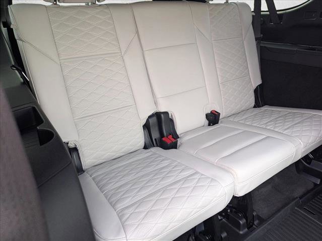 Used 2025 Cadillac Escalade ESV Sport Platinum w/ LPO, ONYX Package image 23