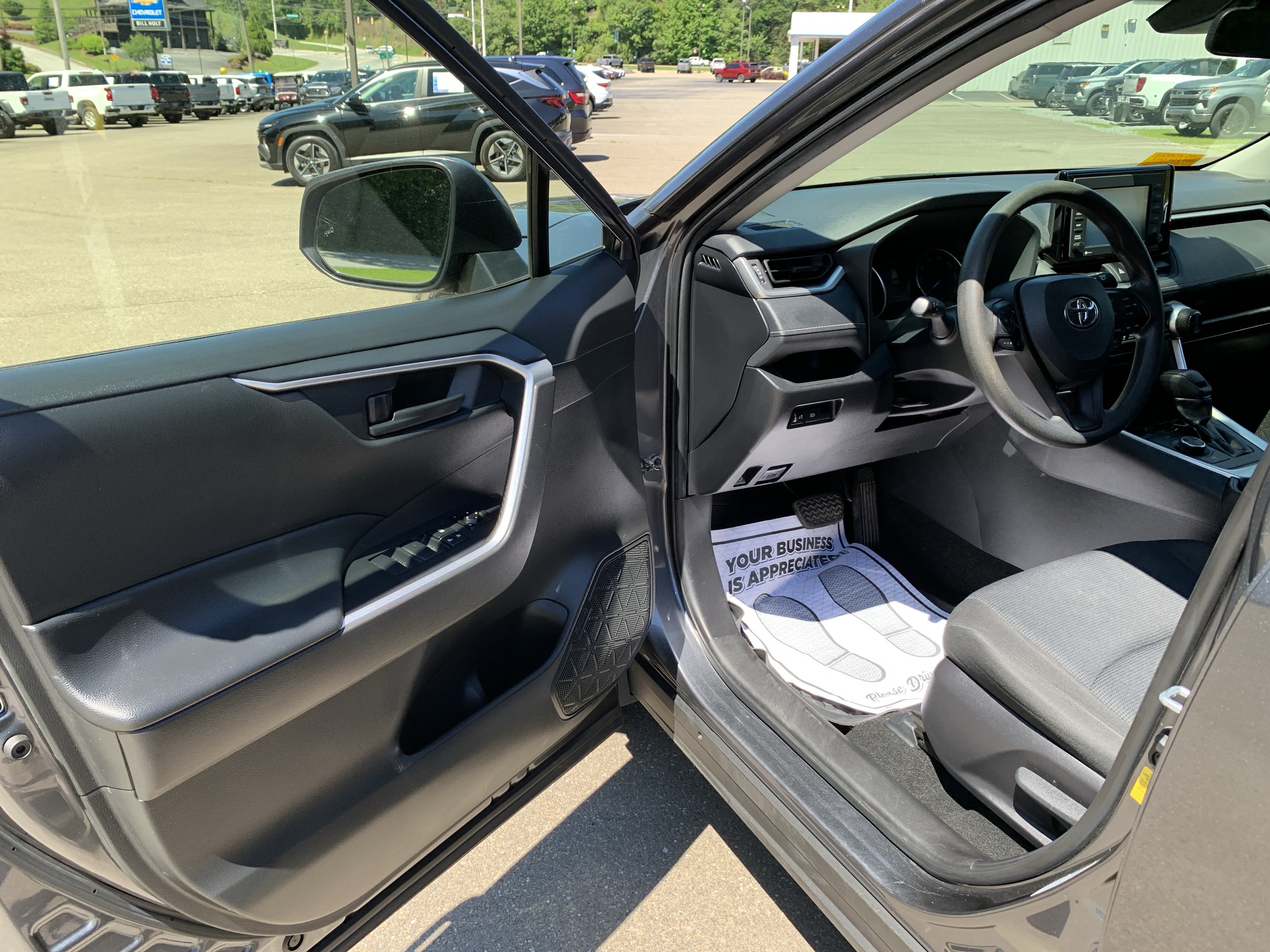 Used 2020 Toyota RAV4 LE w/ Carpet Mat Package AWD/4WD image 11