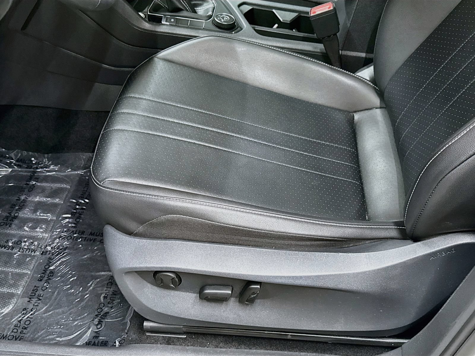 Used 2022 Volkswagen Tiguan SE AWD/4WD image 19
