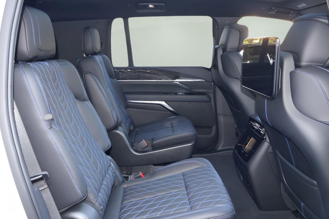 New 2026 Cadillac Escalade IQL Sport 1 w/ LPO, ONYX Package image 16