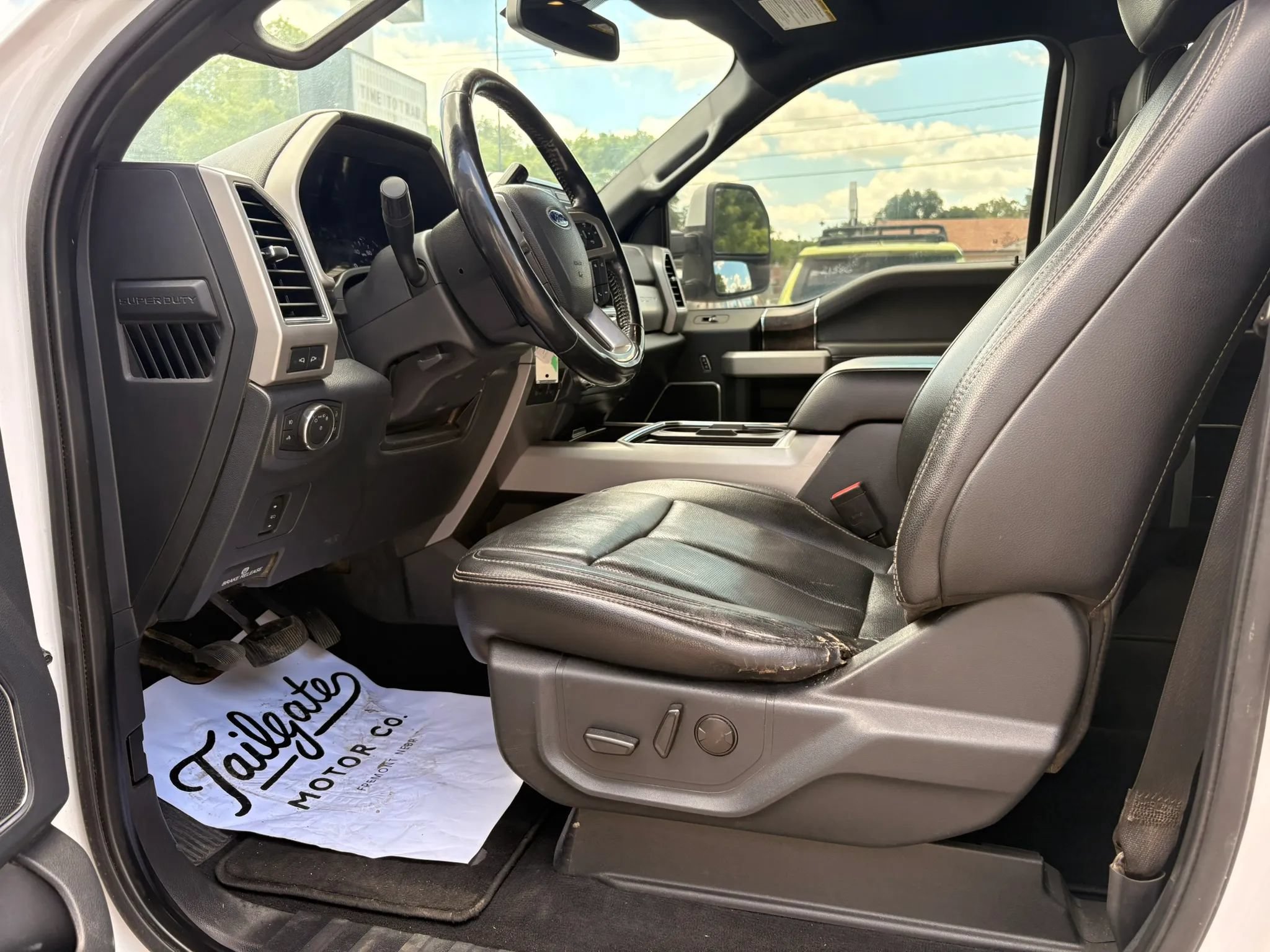 Used 2022 Ford F250 Lariat w/ Lariat Value Package AWD/4WD image 16