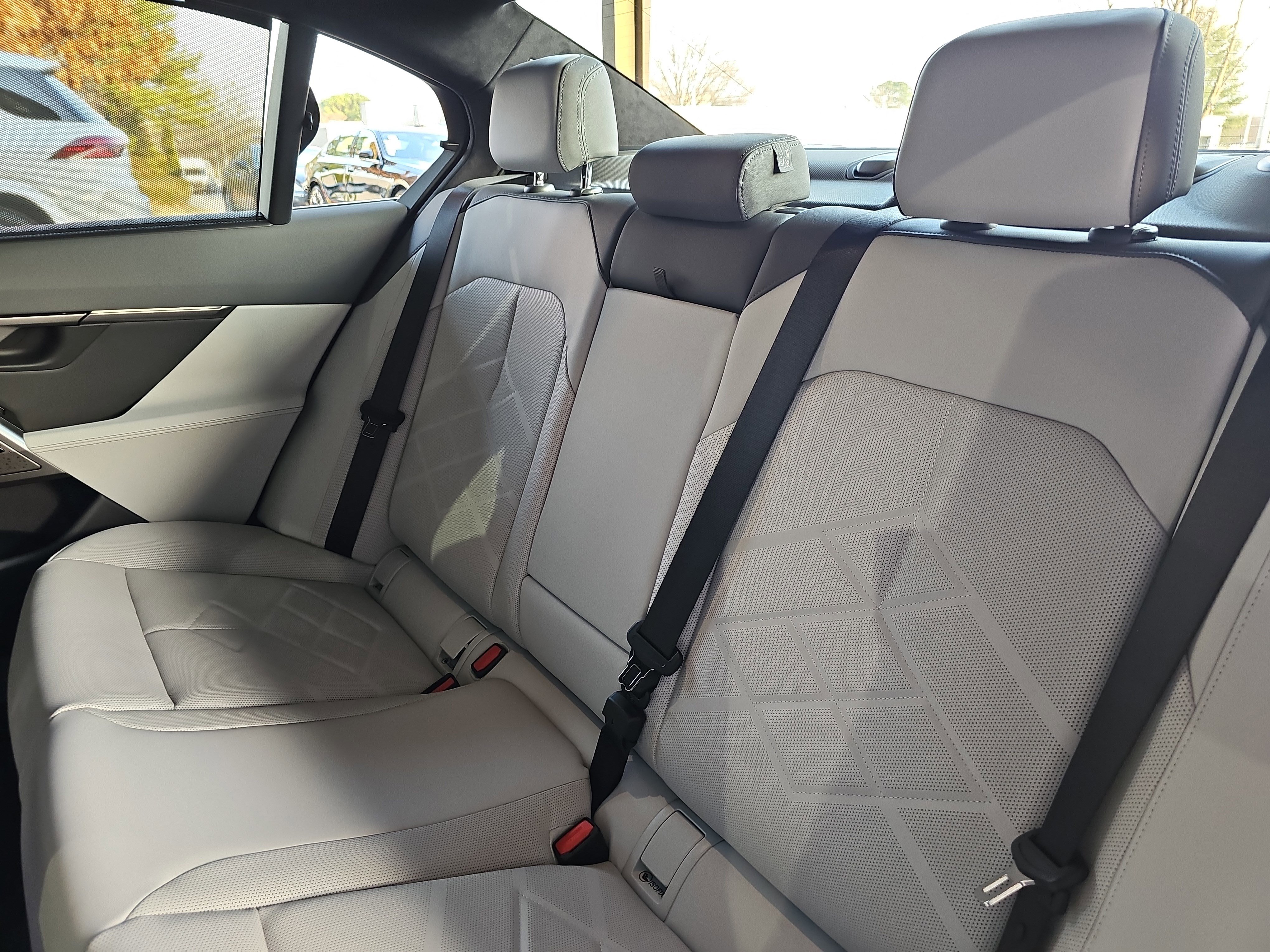 New 2026 BMW 550e xDrive w/ Executive Package image 15