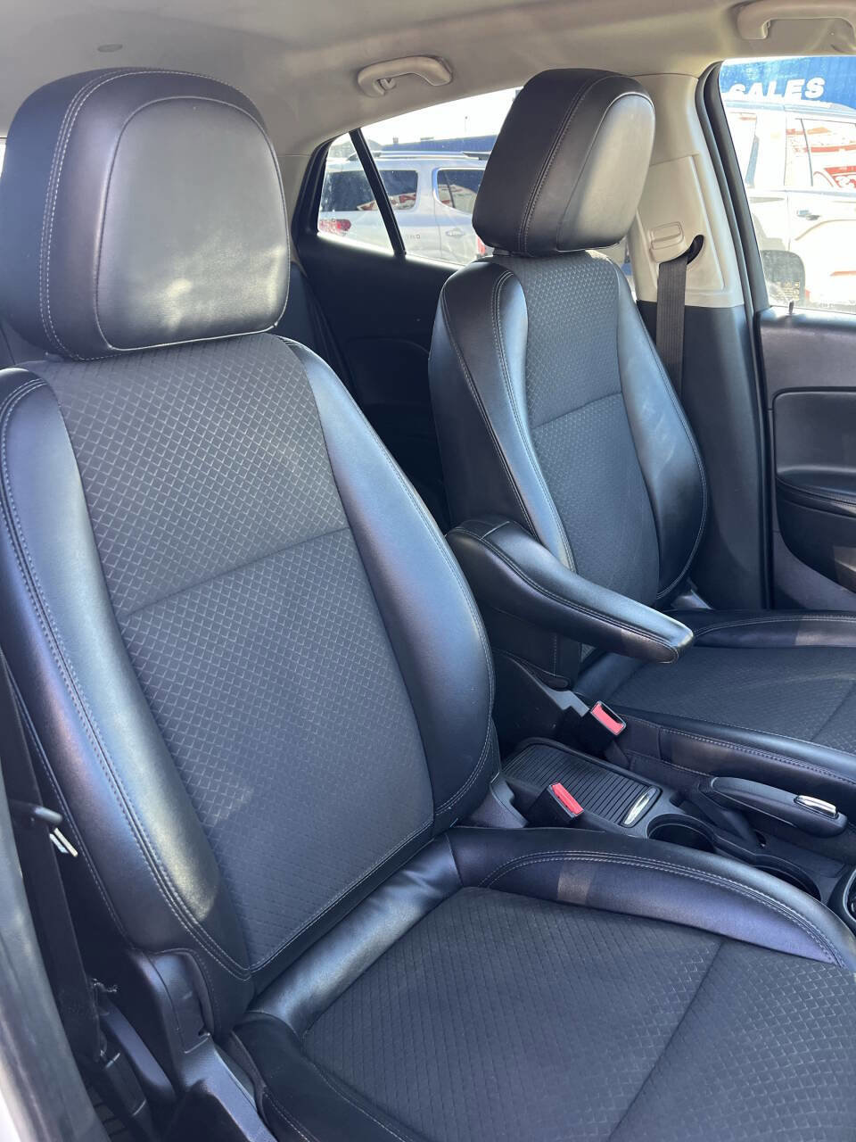 Used 2019 Buick Encore Sport Touring AWD/4WD image 19