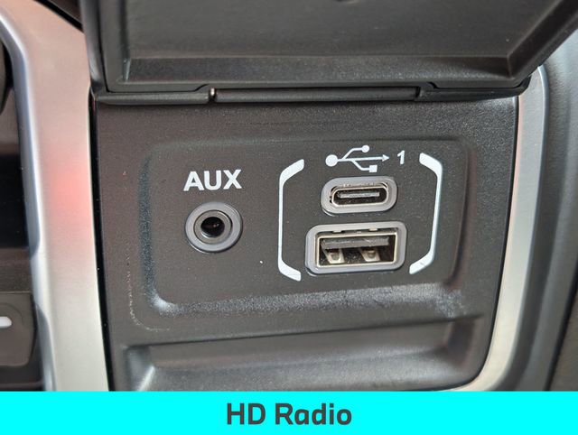 Used 2025 Jeep Wrangler Unlimited Sahara image 33