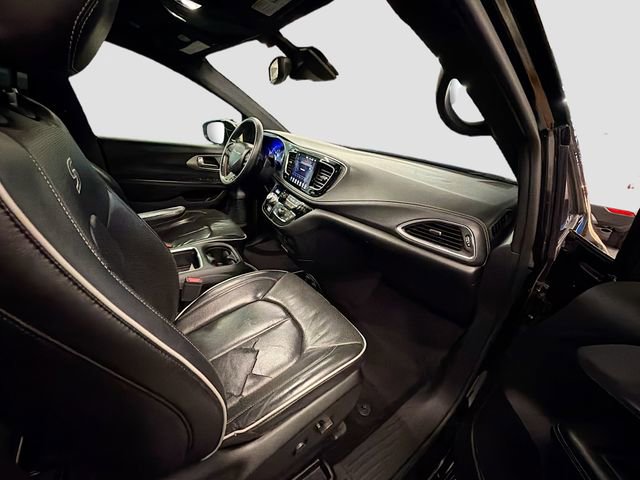 Used 2019 Chrysler Pacifica Limited w/ Advanced Safetytec Group image 29