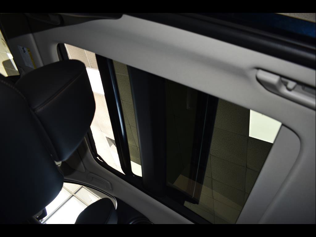 Certified 2024 MAZDA CX-90 Plug-In Hybrid w/ Premium Pkg image 8