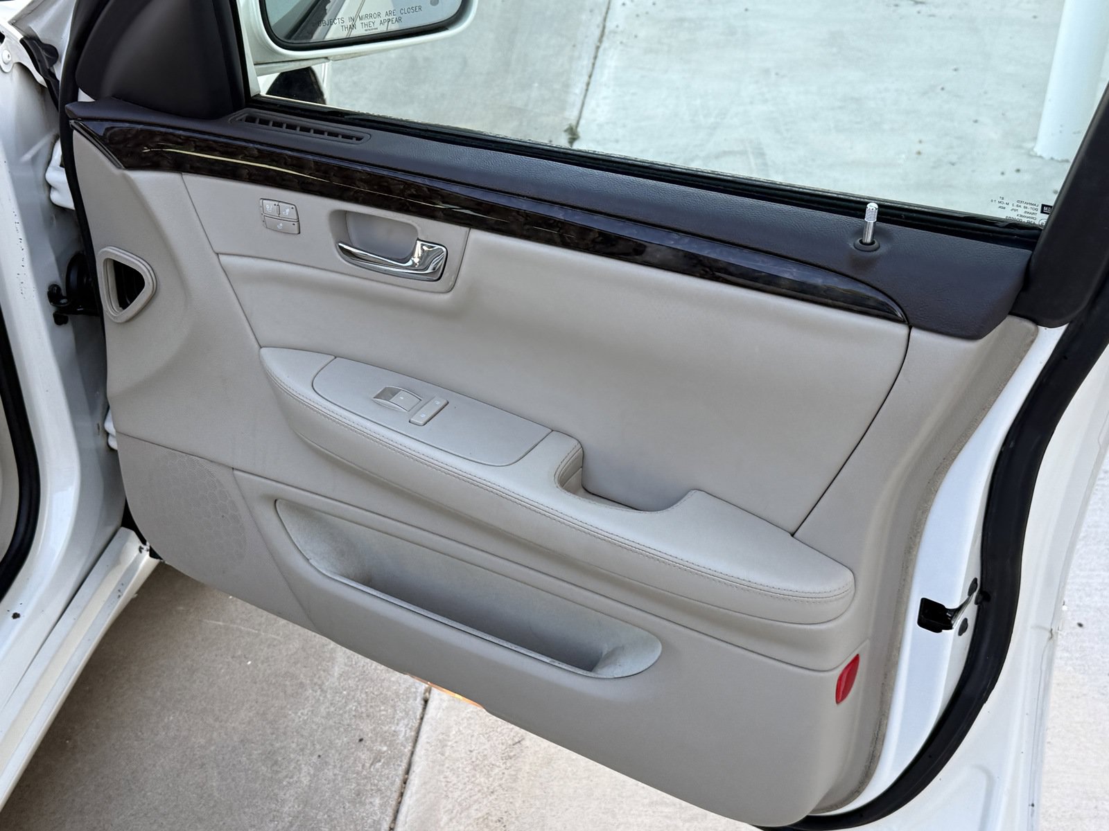 Used 2008 Cadillac DTS FWD image 34